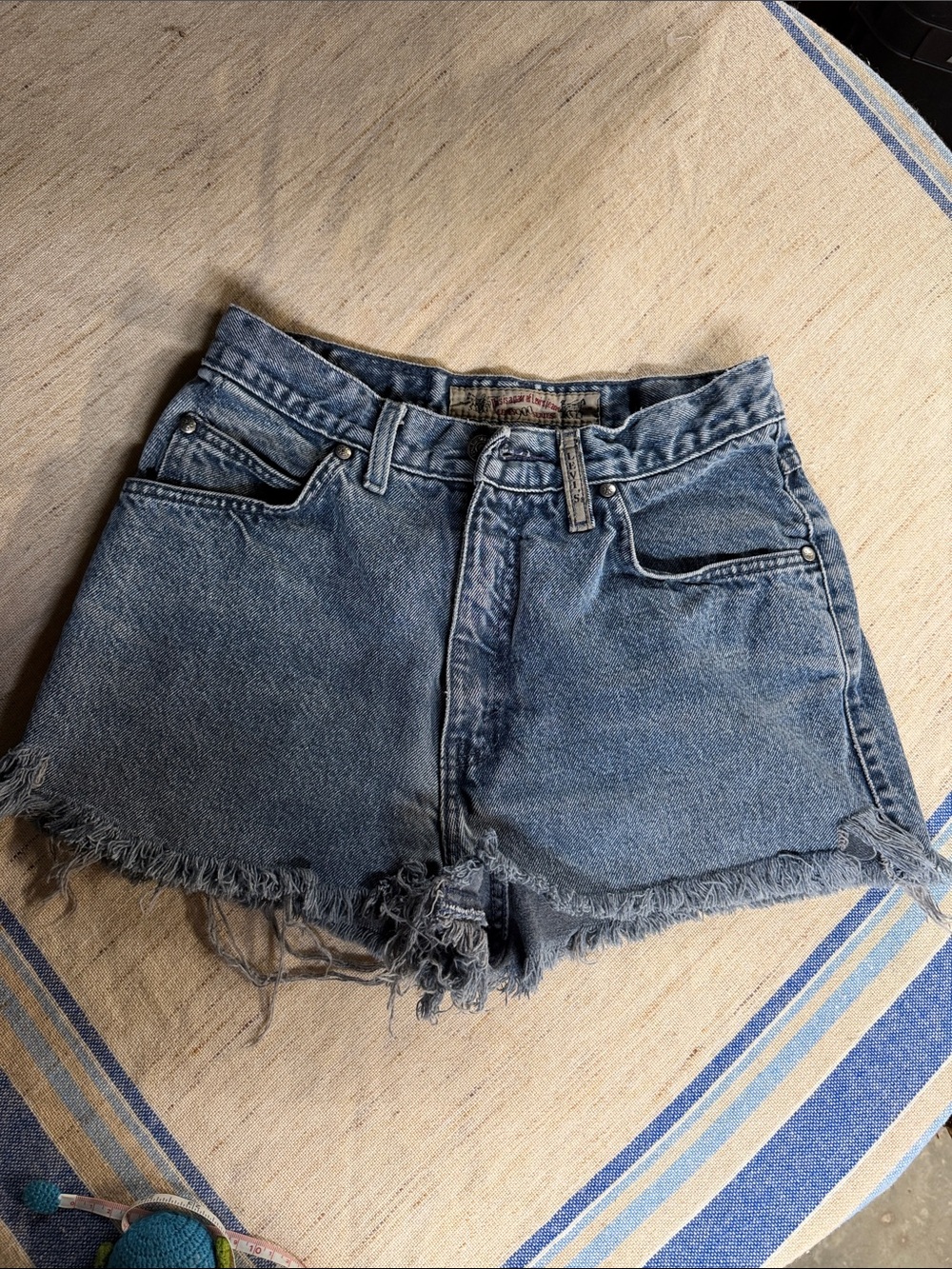 Women's Levi’s cutoffs Blue Denim Frayed Hem Shorts 25 inch waist